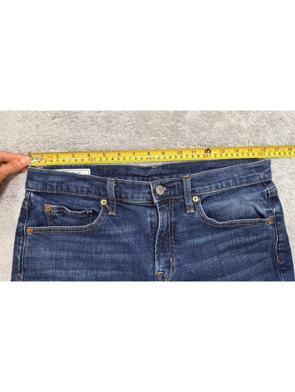 Gap Women's Mid-Rise 5" Denim Dark Wash Blue Shorts Size 6/28 - Picture 9 of 16
